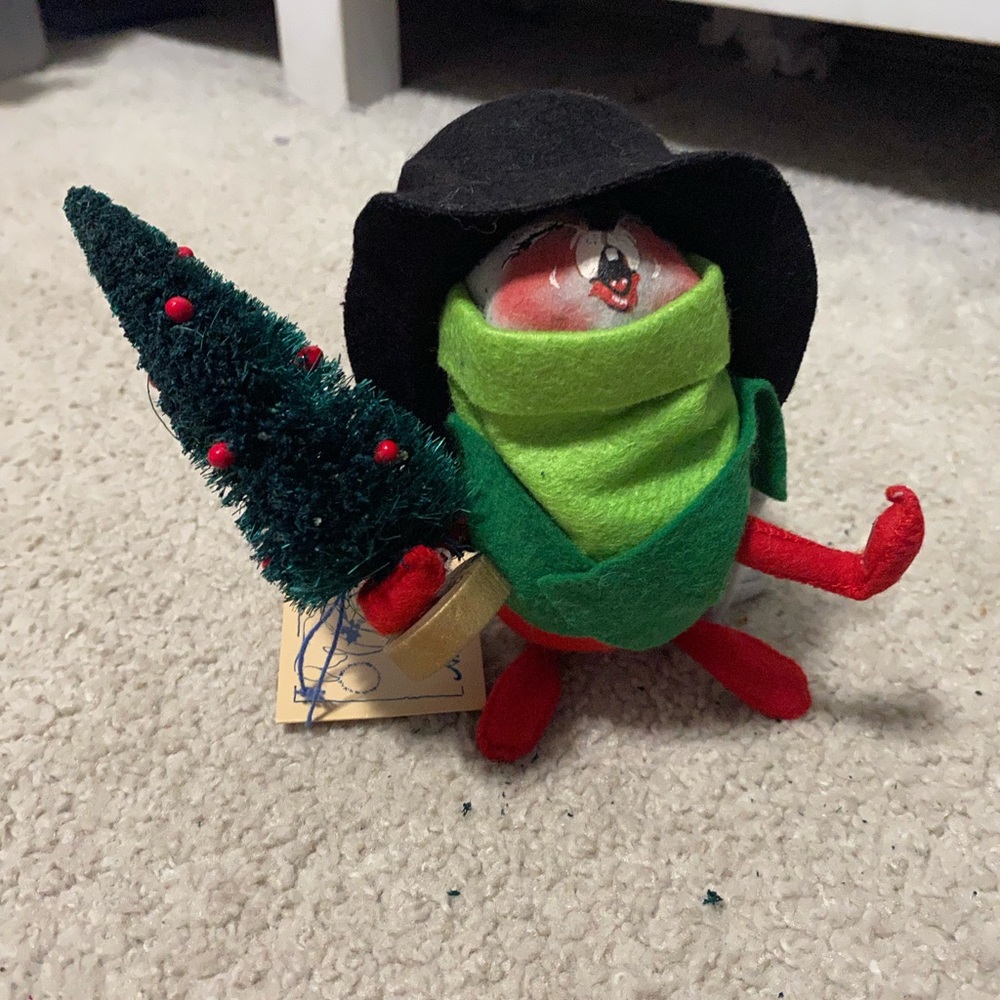 Annalee singing mouse with christmas tree